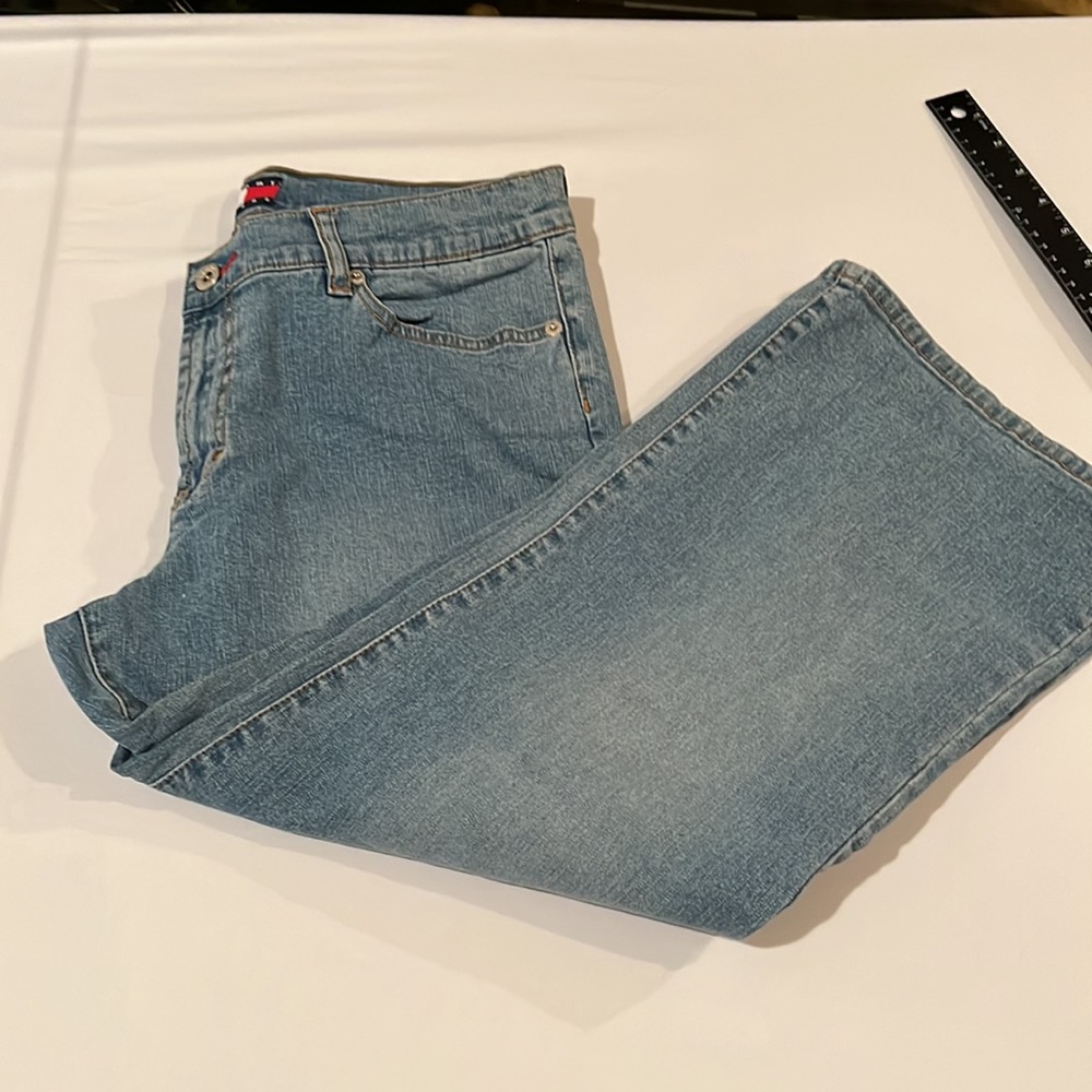 Tommy Hilfiger  size 11 jeans wide leg cropped stretch cropped denim like new